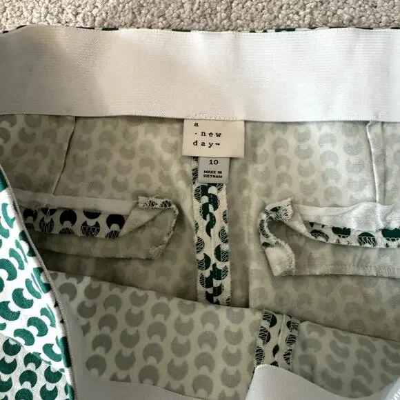 Women's High Rise Slim fit Ankle Pants Green & White Half Moon Print Size 10 - Picture 5 of 6